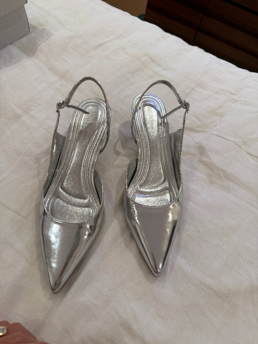 BCBGeneration Kittie Slingback Kitten Heel Pump Silver Size 9.5